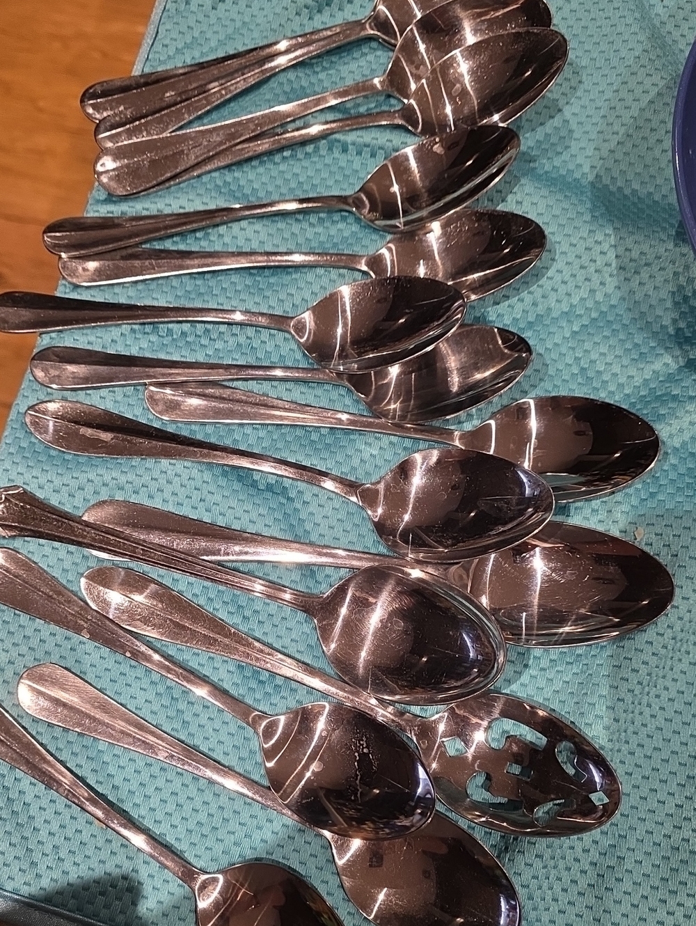 Flatware Set - Polished Silver Cutlery - Picture 6 of 7